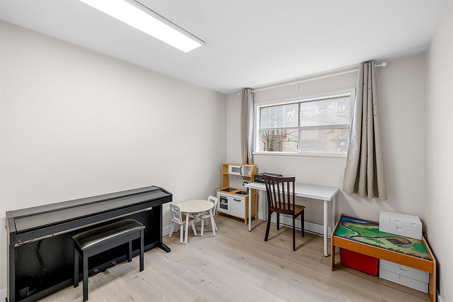 206 3668 Rae Avenue Vancouver, BC - 20