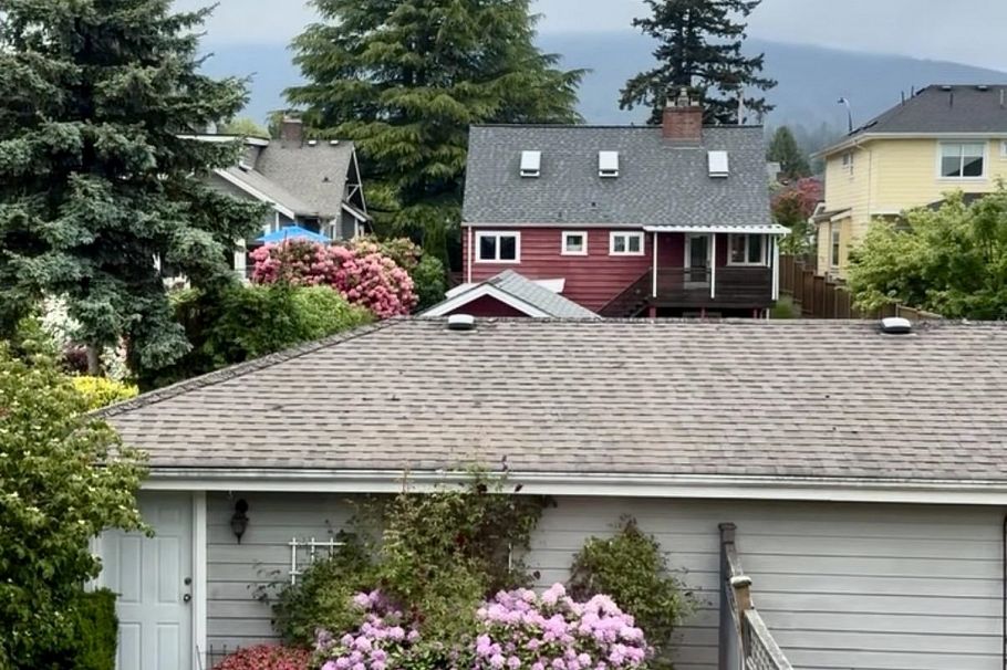 332 E 12th Street North Vancouver, BC - 39