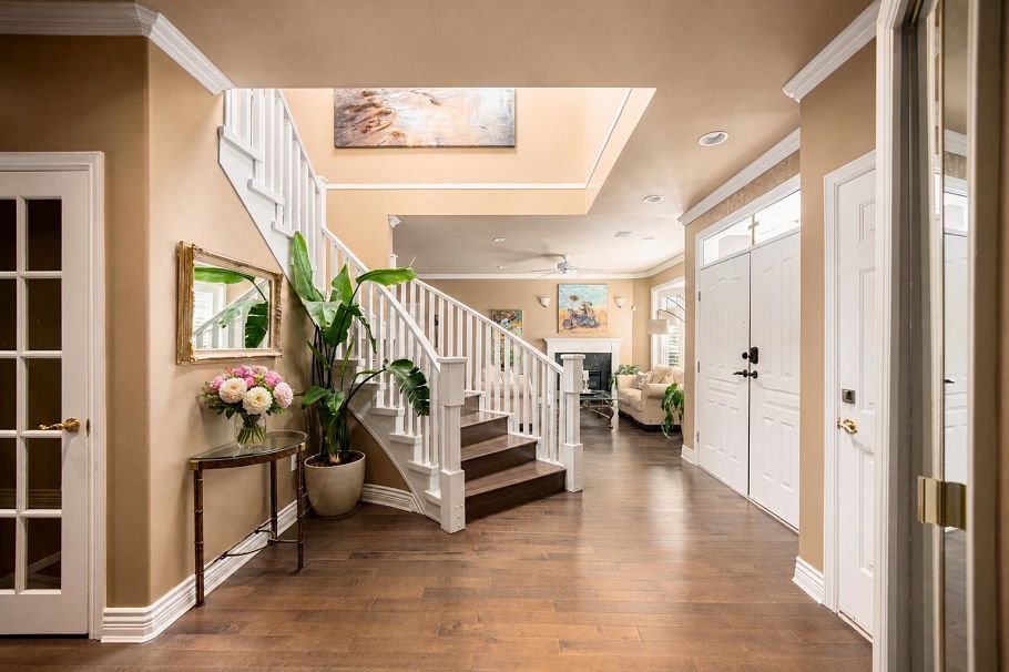 228 W Kings Road North Vancouver, BC - 3