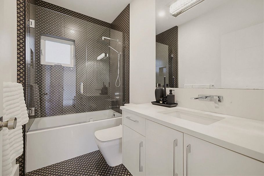 919 E 4th Street North Vancouver, BC - 28