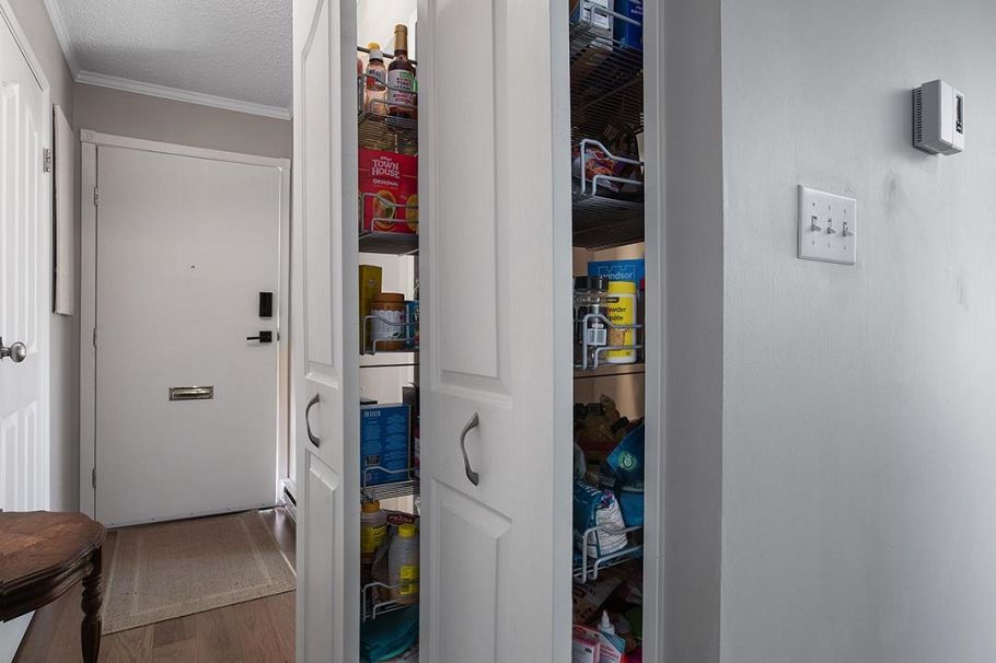21 230 W 14th Street North Vancouver, BC - 5