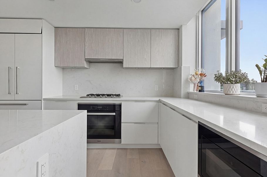 606 4240 Cambie Street Vancouver, BC - 5
