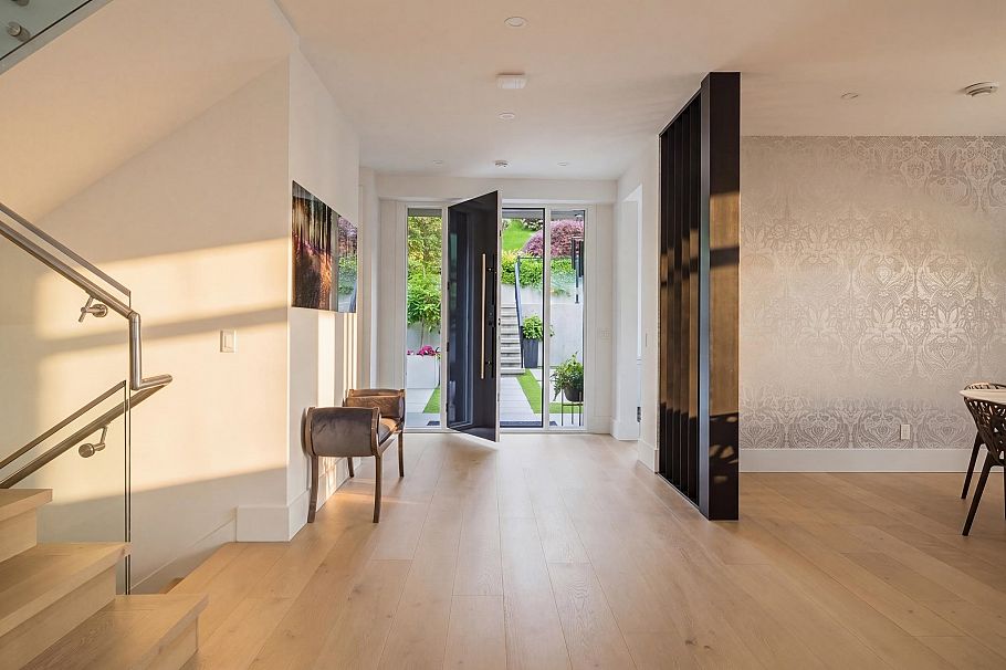 919 E 4th Street North Vancouver, BC - 4