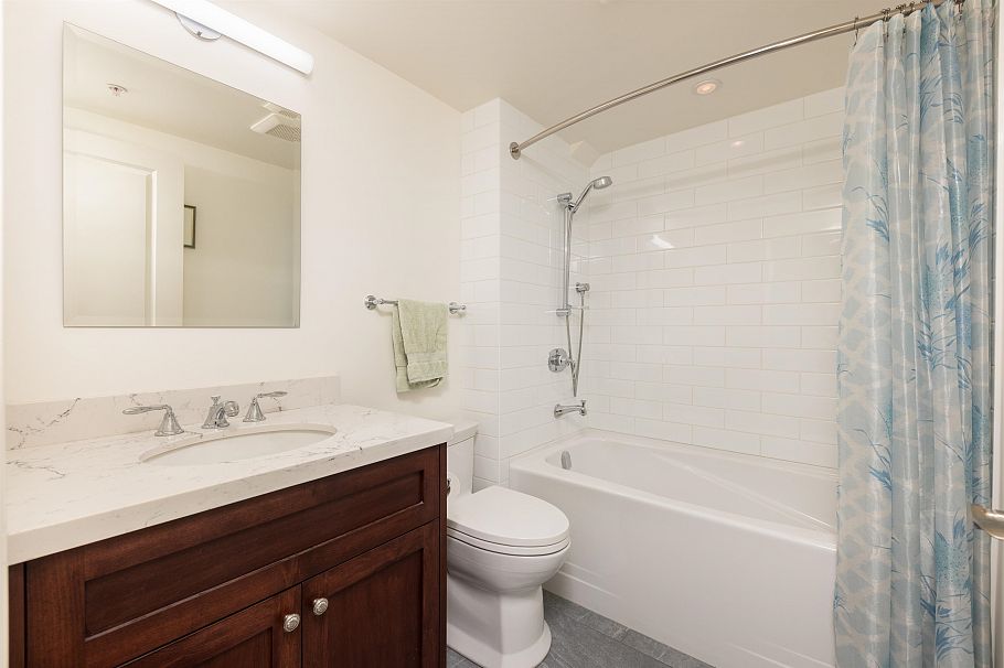 4490 W 8th Avenue Vancouver, BC - 27