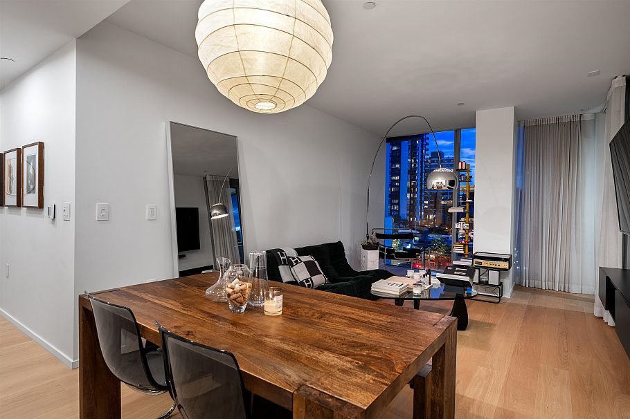 708 1568 Alberni Street Vancouver, BC - 5