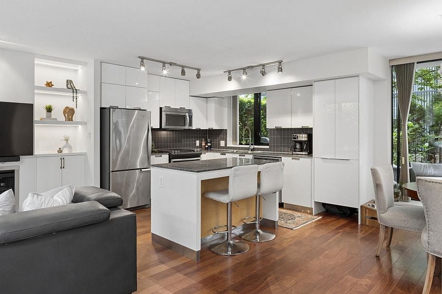 153 W 2nd Street North Vancouver, BC - 12