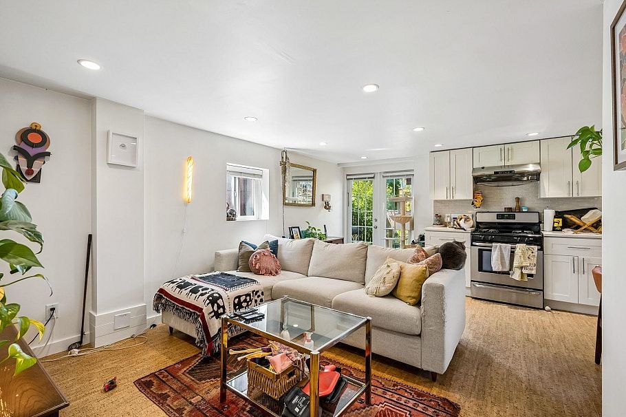 2323 Graveley Street Vancouver, BC - 24