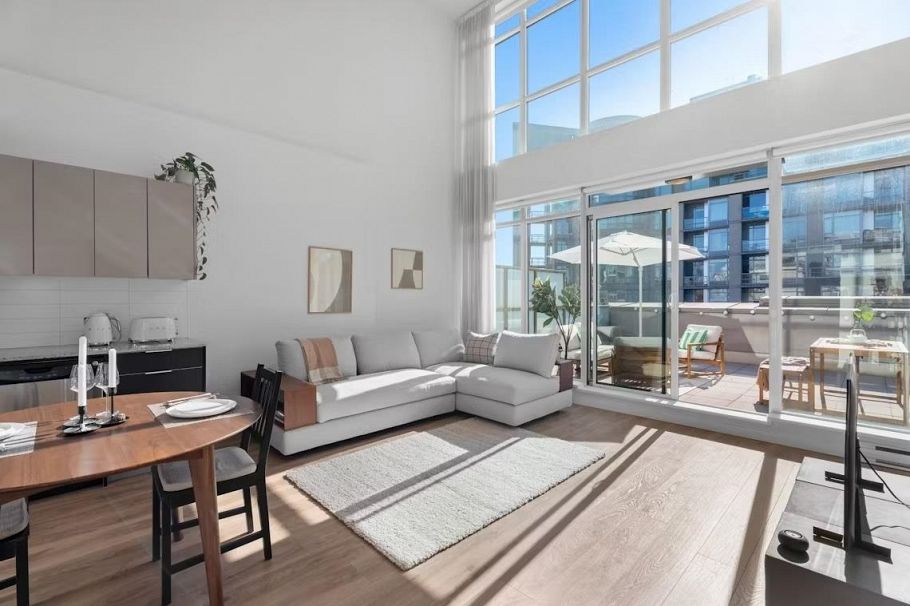 310 429 W 2nd Avenue Vancouver, BC - 2