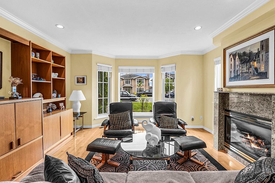 332 E 12th Street North Vancouver, BC - 9