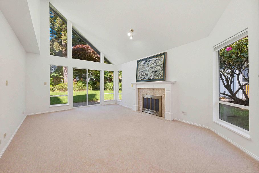5 1925 Indian River Crescent North Vancouver, BC - 5