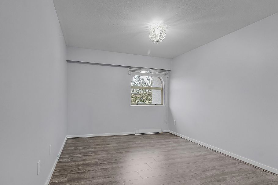 303 458 E 44th Avenue Vancouver, BC - 12