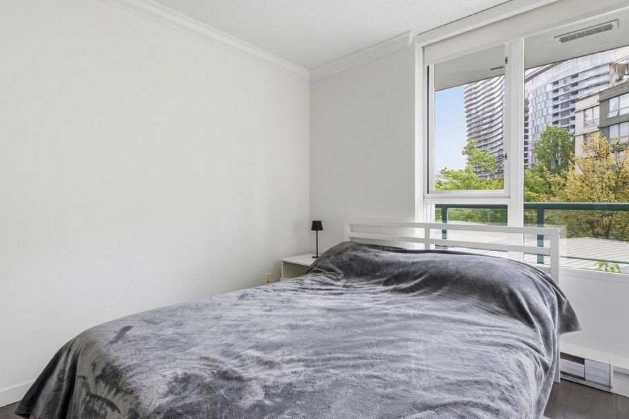 502 1033 Marinaside Crescent Vancouver, BC - 11