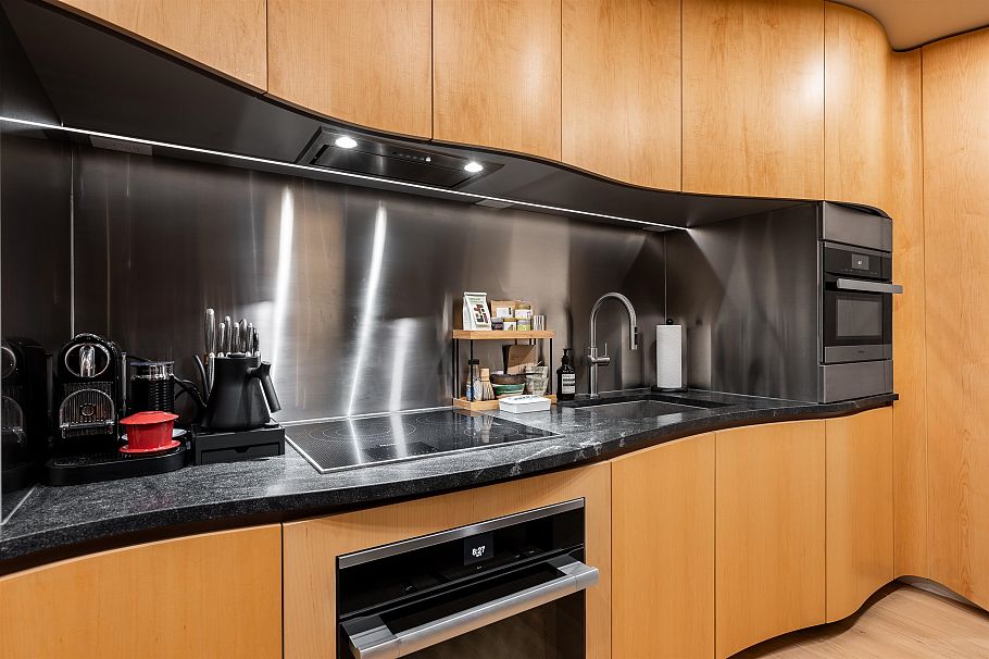 708 1568 Alberni Street Vancouver, BC - 9