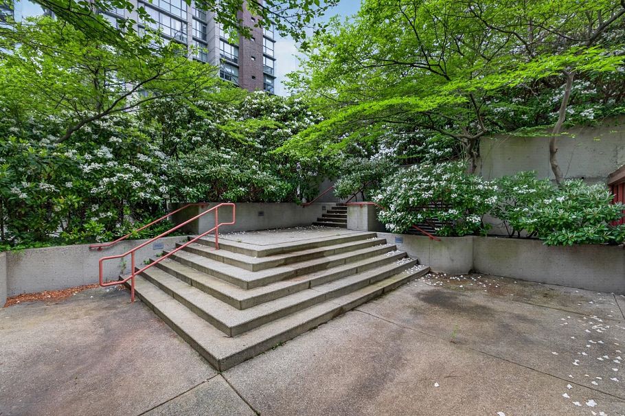 1005 811 Helmcken Street Vancouver, BC - 27