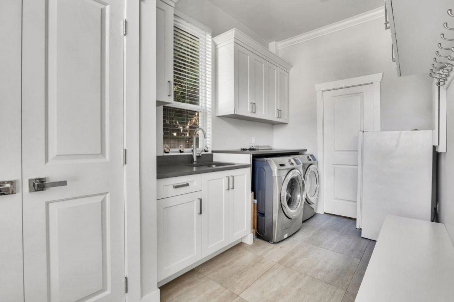 738 E 13th Street North Vancouver, BC - 11