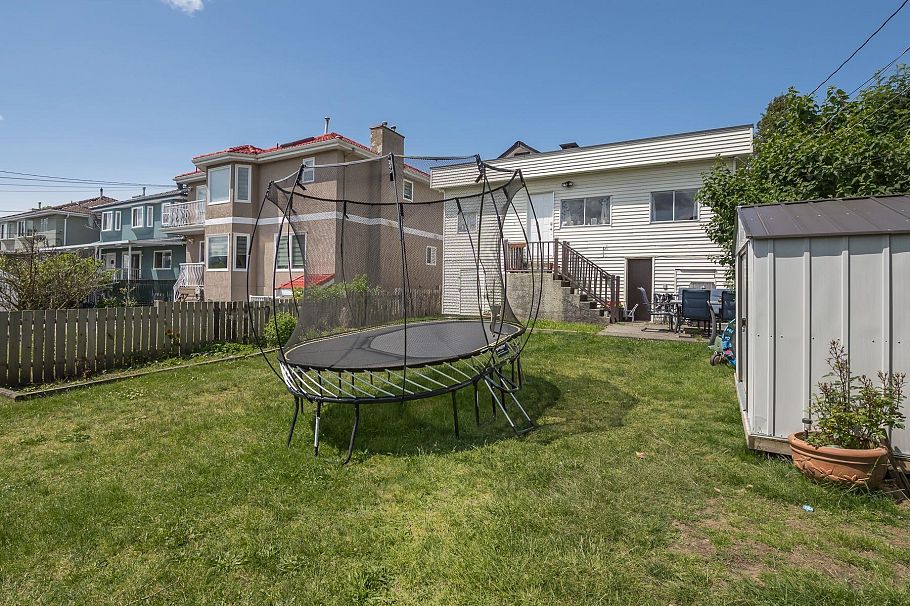 3826 Glendale Street Vancouver, BC - 16