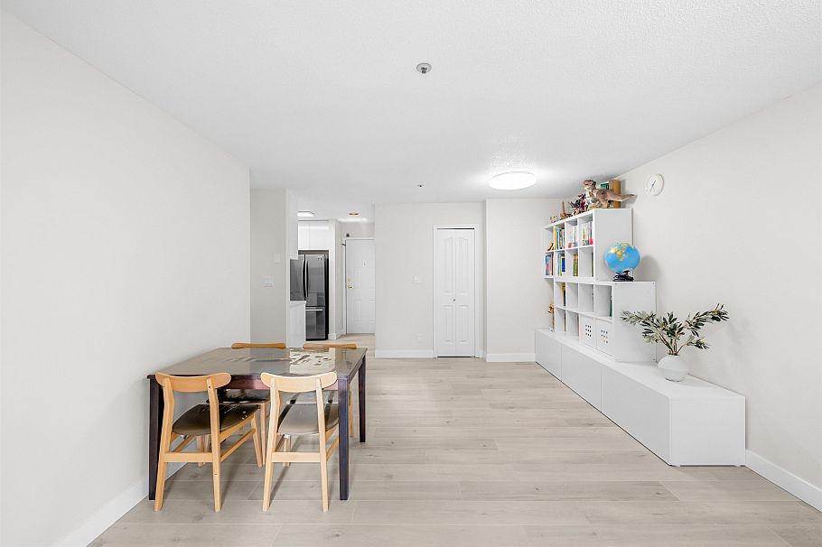 206 3668 Rae Avenue Vancouver, BC - 14
