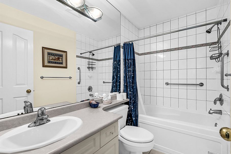 332 E 12th Street North Vancouver, BC - 25