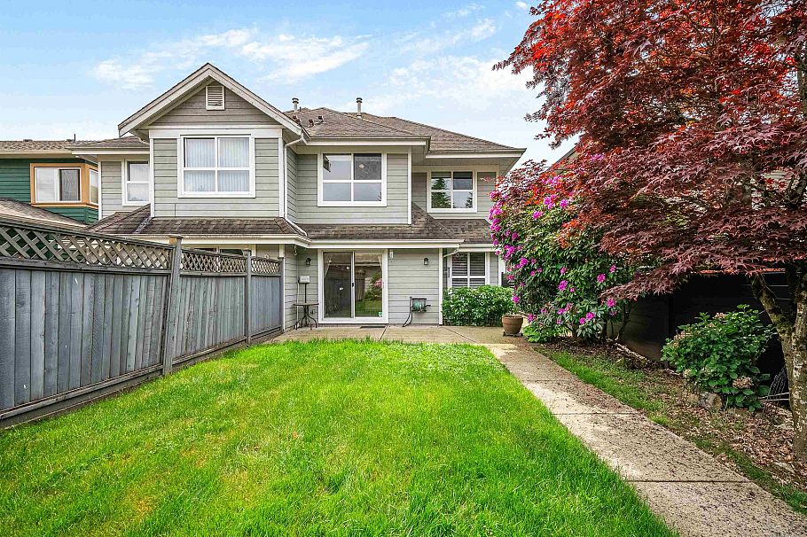 332 E 12th Street North Vancouver, BC - 35