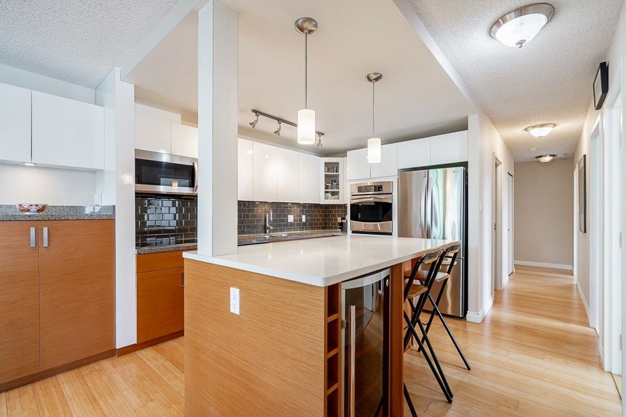 301 1450 Pennyfarthing Drive Vancouver, BC - 3