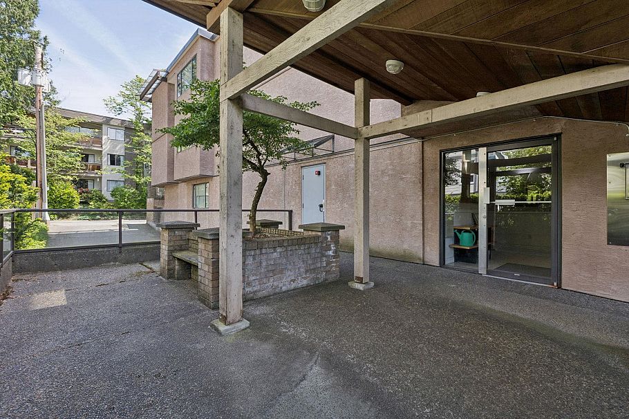 303 1702 Chesterfield Avenue North Vancouver, BC - 36