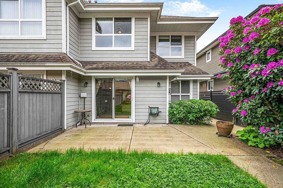 332 E 12th Street North Vancouver, BC - 34
