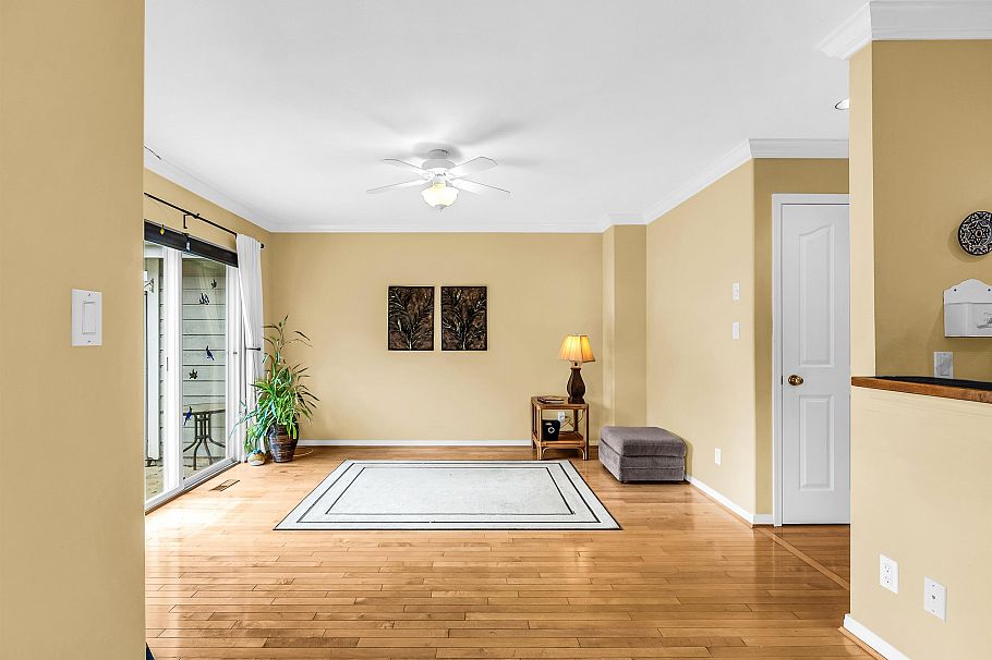 332 E 12th Street North Vancouver, BC - 16
