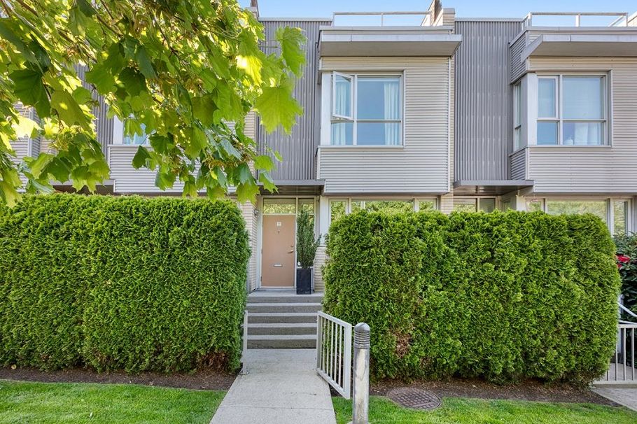 2711 Prince Edward Street Vancouver, BC - 1