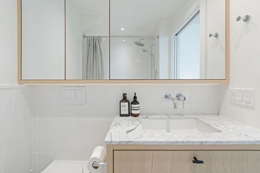 4921 Larch Street Vancouver, BC - 34