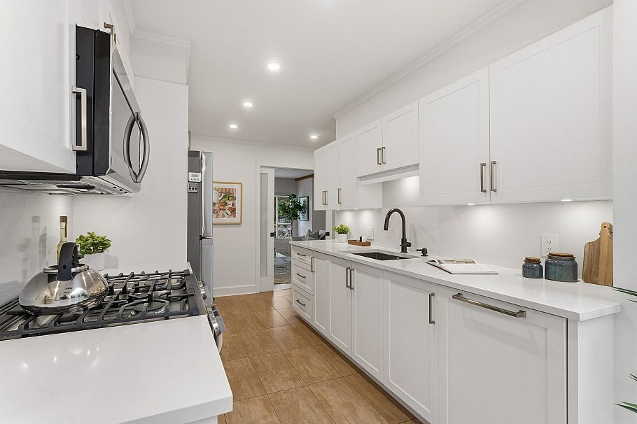 4467 St. George Street Vancouver, BC - 11