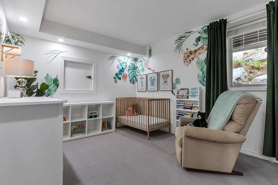 1102 Strathaven Drive North Vancouver, BC - 17