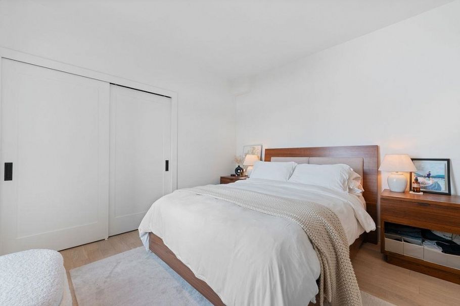 4921 Larch Street Vancouver, BC - 32