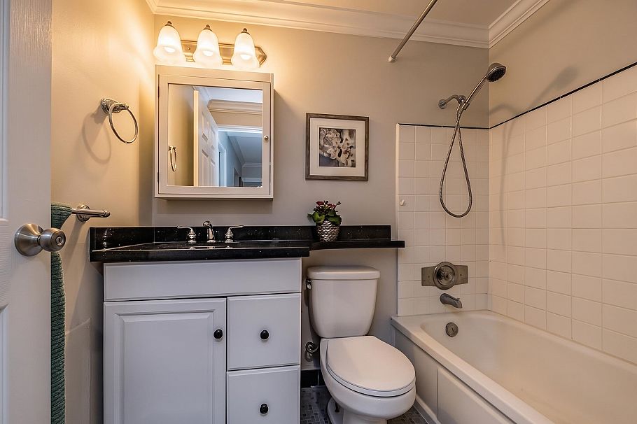 305 2430 Point Grey Road Vancouver, BC - 11