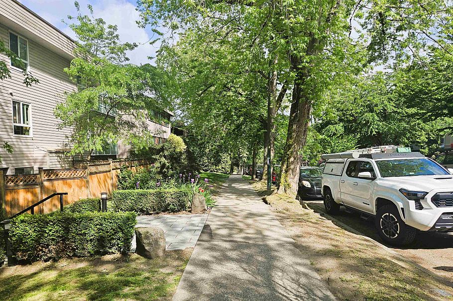 309 825 E 7th Avenue Vancouver, BC - 2