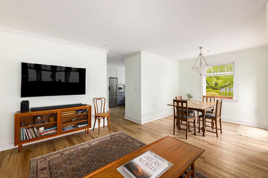 4490 W 8th Avenue Vancouver, BC - 12
