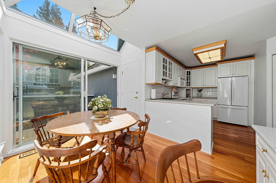 5 1925 Indian River Crescent North Vancouver, BC - 10