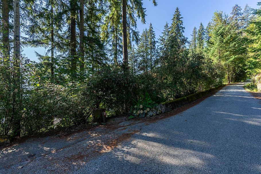 316 Sasamat Lane North Vancouver, BC - 25