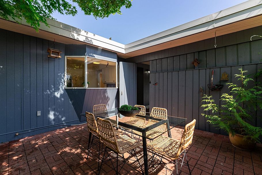 3665 Edgemont Boulevard North Vancouver, BC - 18