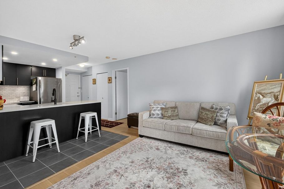 1005 811 Helmcken Street Vancouver, BC - 4