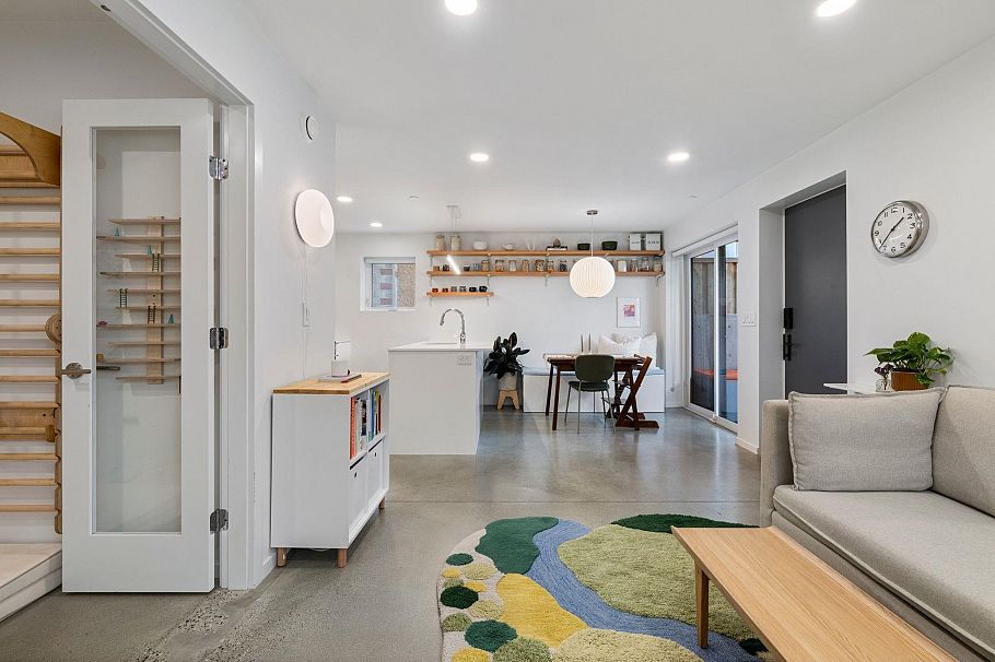 2333 Napier Street Vancouver, BC - 11