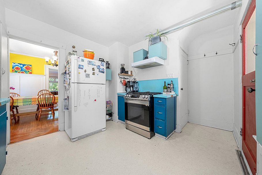3218 W 6th Avenue Vancouver, BC - 8