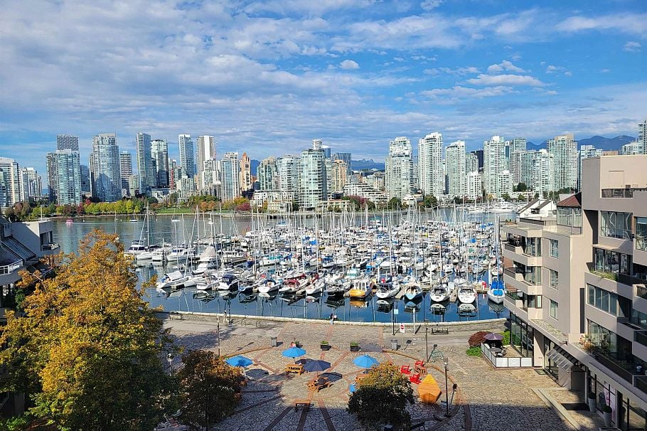 521 666 Leg In Boot Square Vancouver, BC - 39