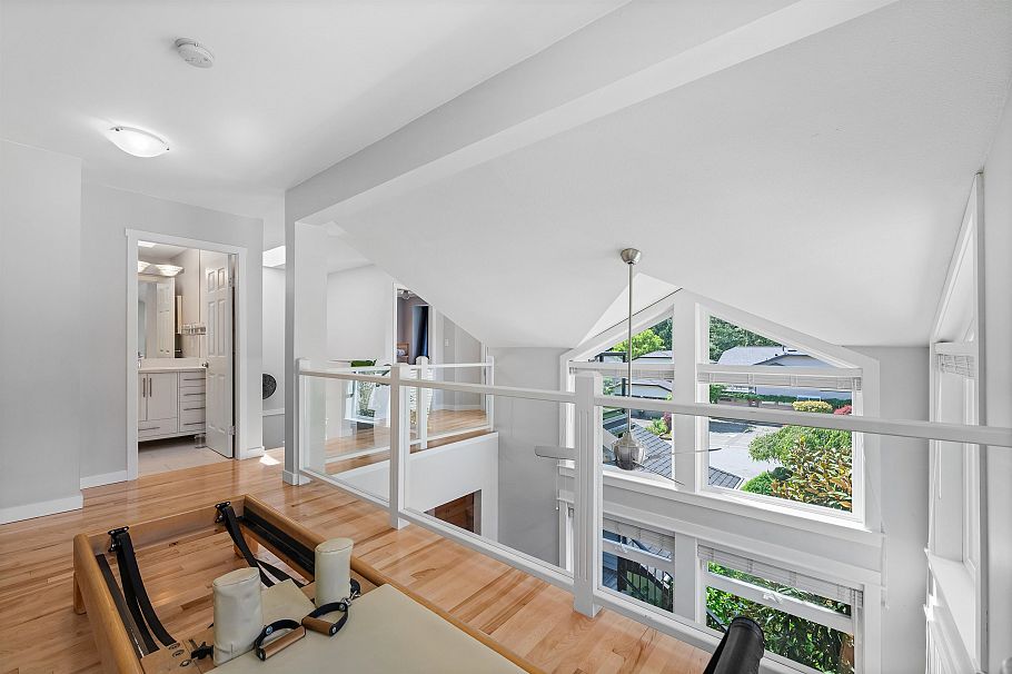 1690 Cascade Court North Vancouver, BC - 23