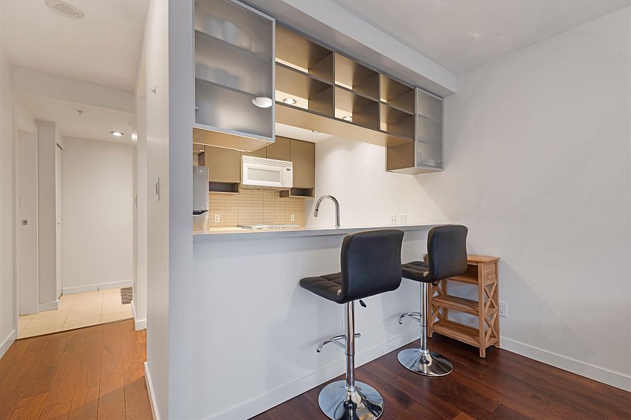 307 928 Beatty Street Vancouver, BC - 4