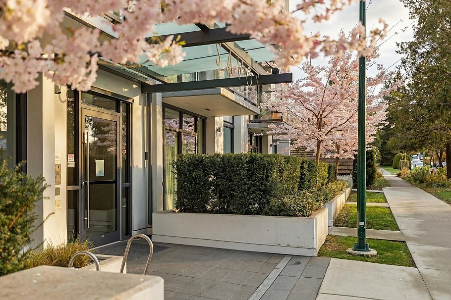 606 4240 Cambie Street Vancouver, BC - 2