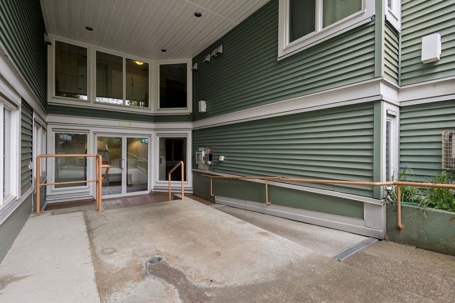 2 1949 W 8th Avenue Vancouver, BC - 29