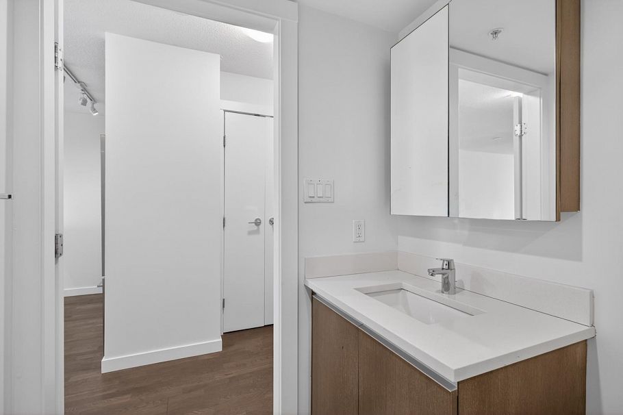 606 1009 Harwood Street Vancouver, BC - 23