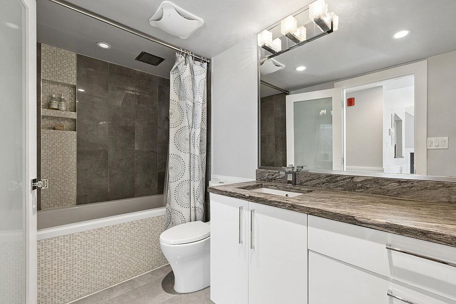 303 1702 Chesterfield Avenue North Vancouver, BC - 23