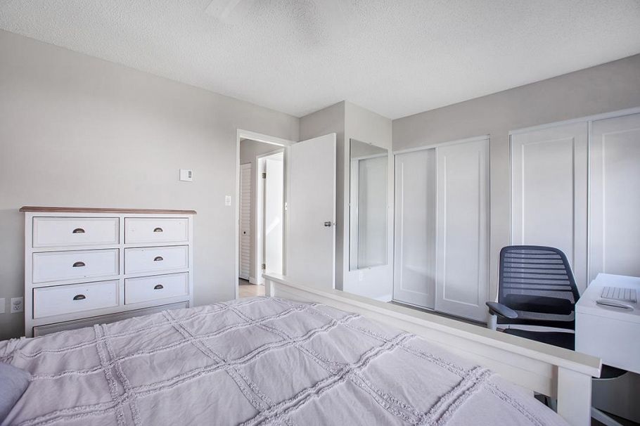 21 230 W 14th Street North Vancouver, BC - 23