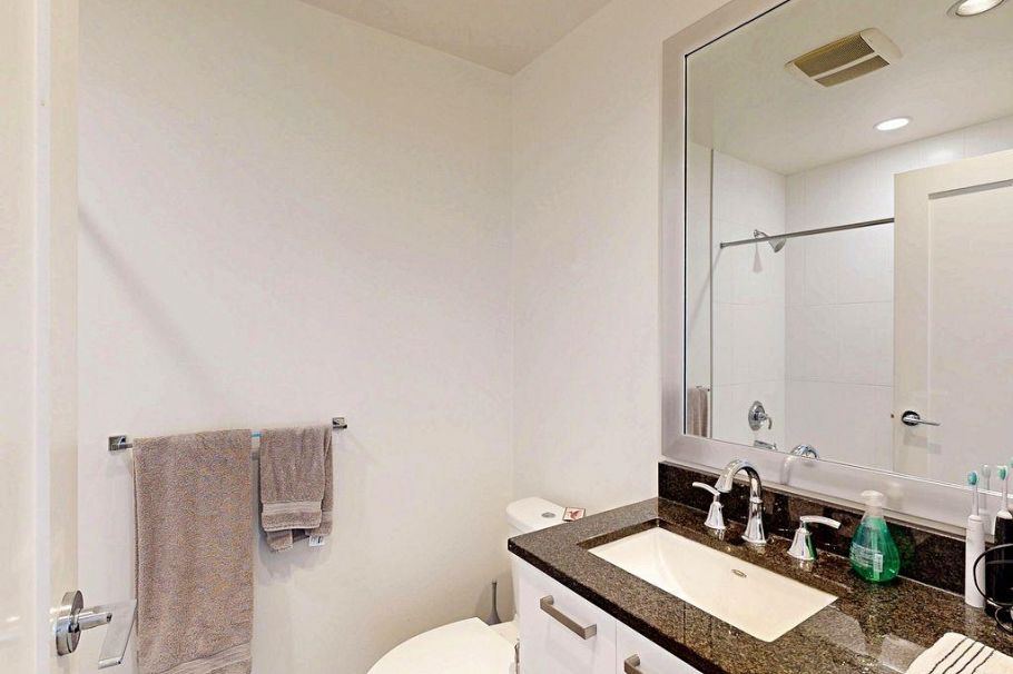 865 2080 W Broadway Vancouver, BC - 31